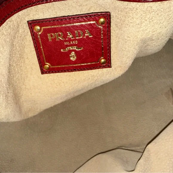 Prada bag - Picture 7 of 11